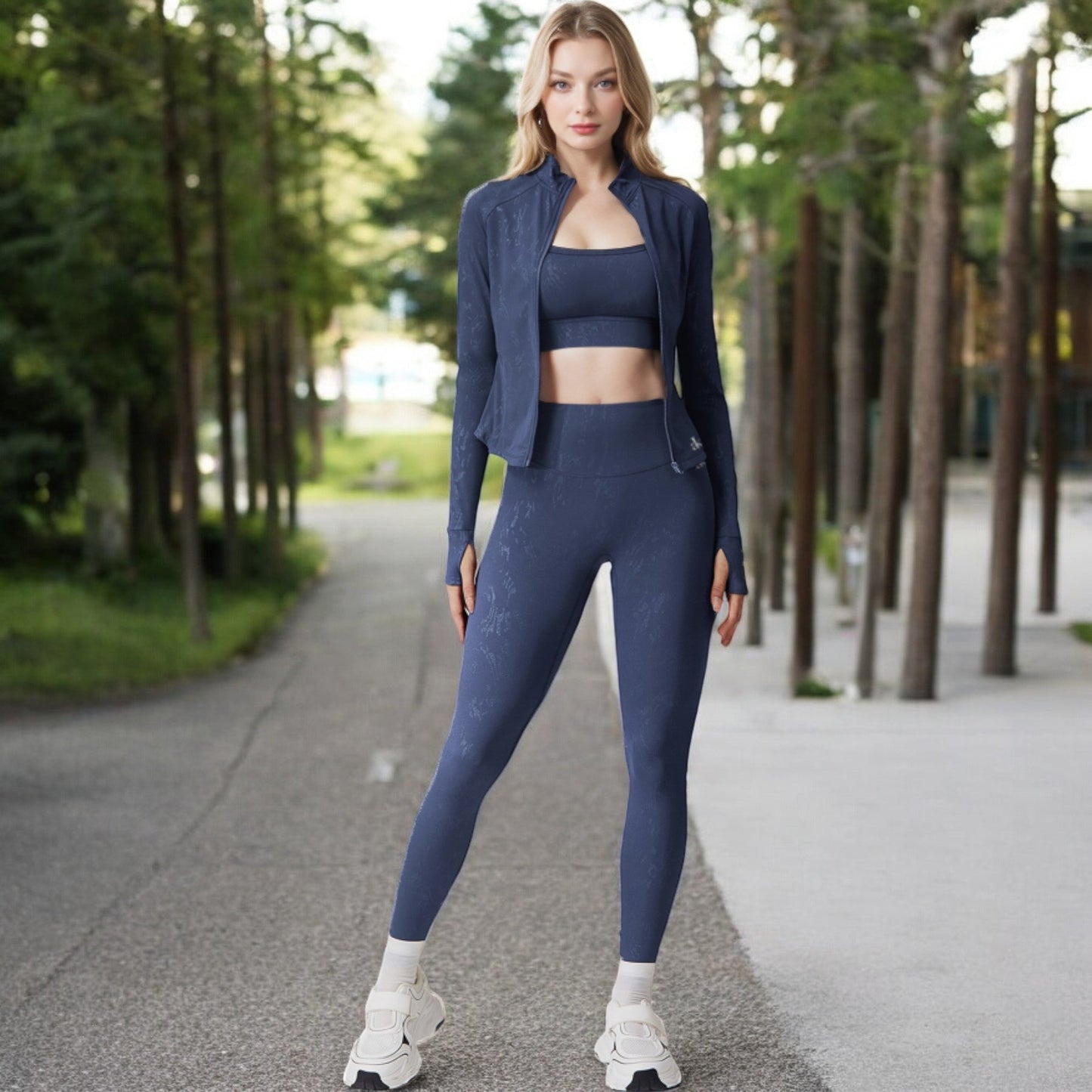 Full Zip Active Jacket with Seamless Fit and Thumbhole Sleeves for Comfort and Style
