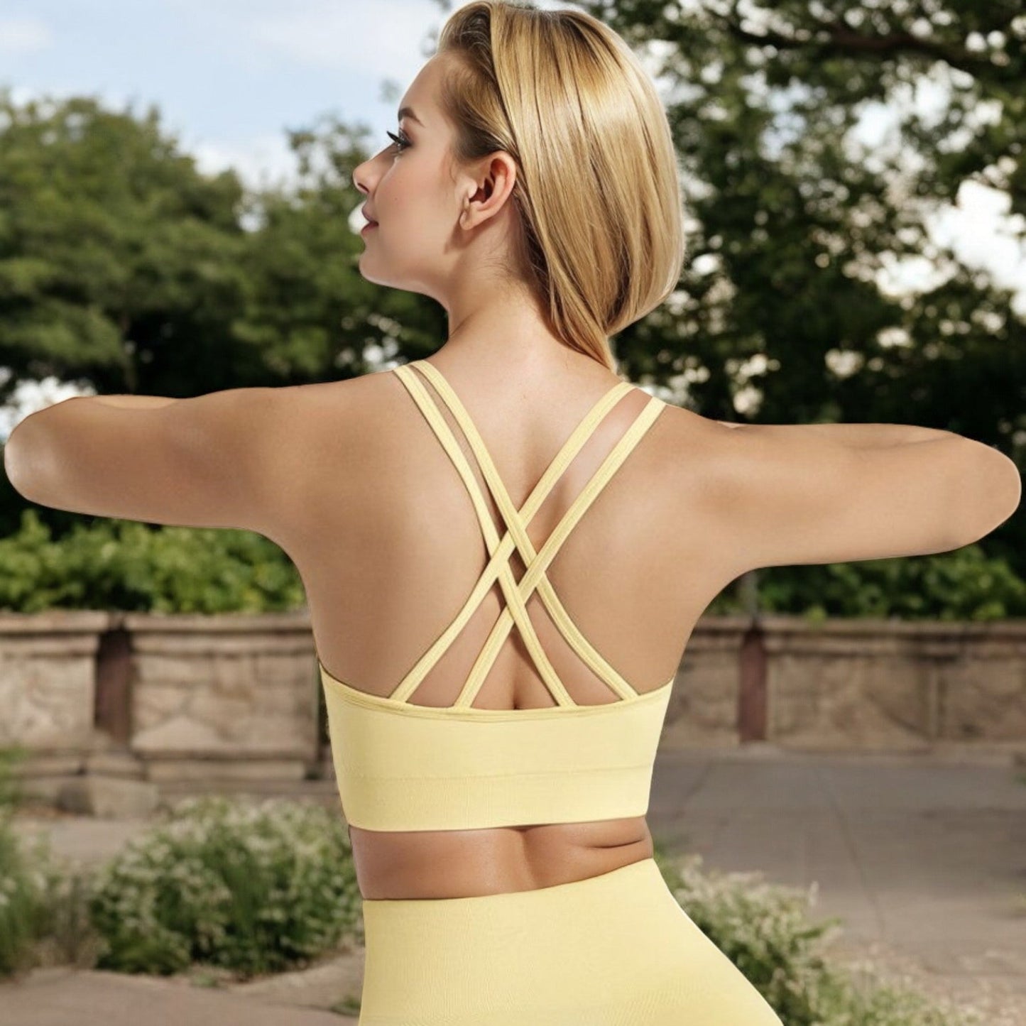 Ribbed Seamless Sports Bra with Crisscross Back