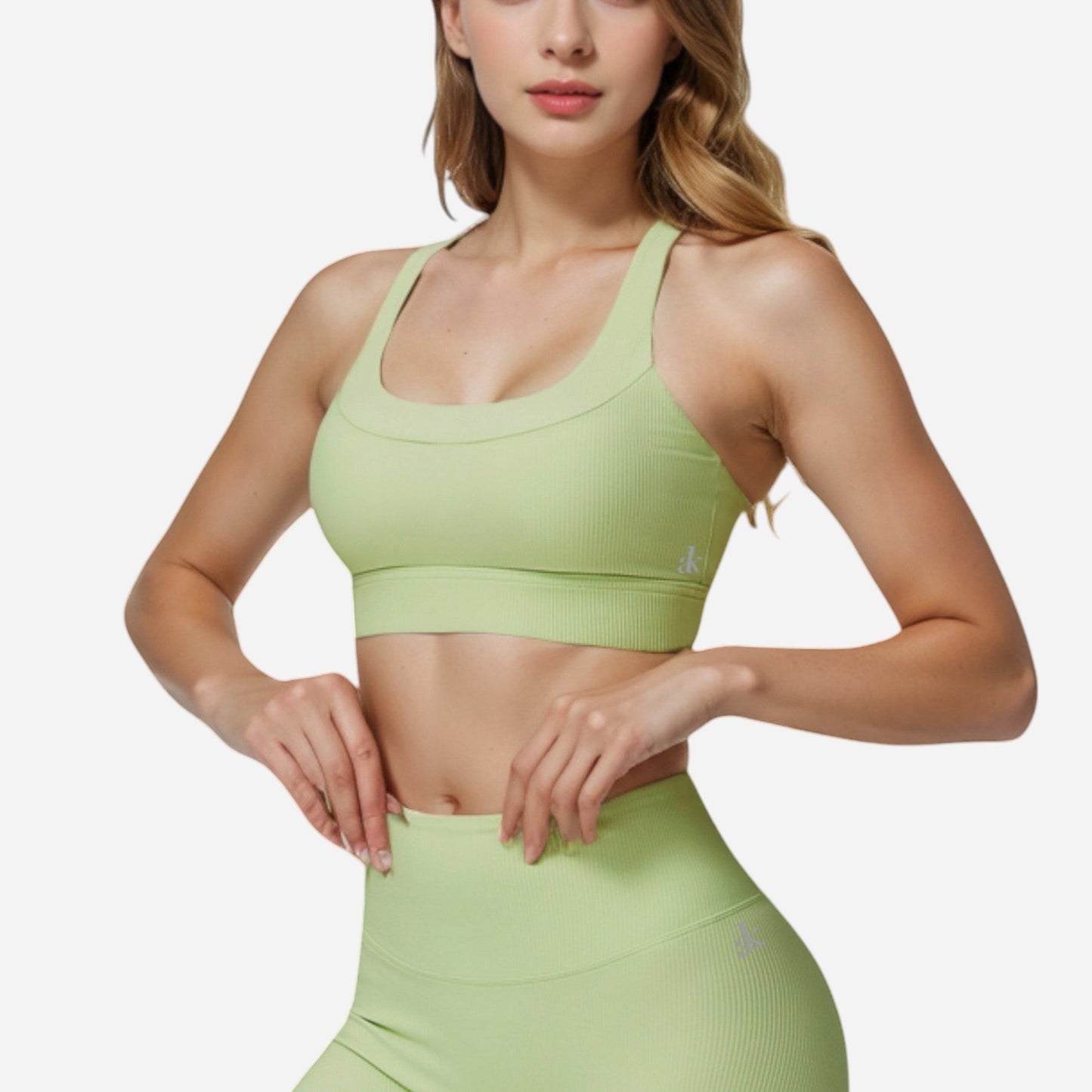 Active Women's Seamless Ribbed Sports Bra with Scoop Neck and Wide Straps