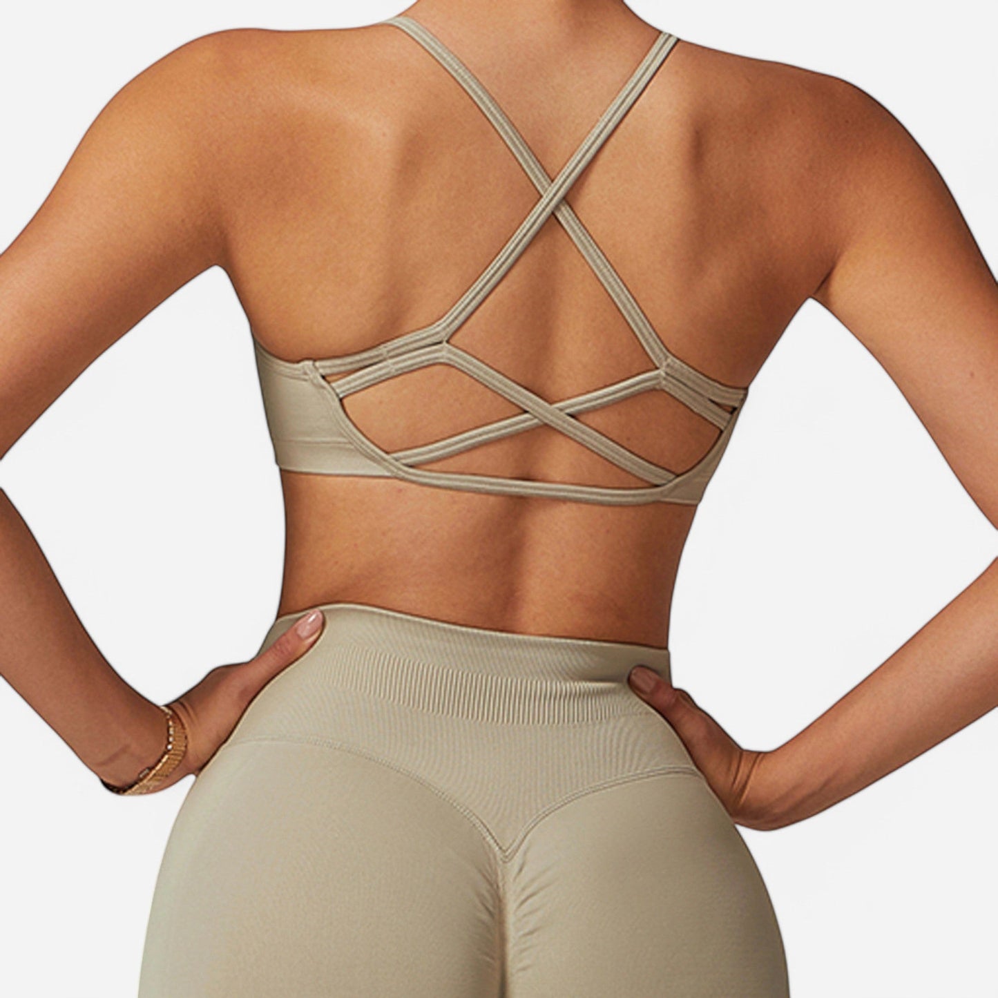 Active Women's Seamless Sports Bra with Scoop Neck and Thin Fixed Straps