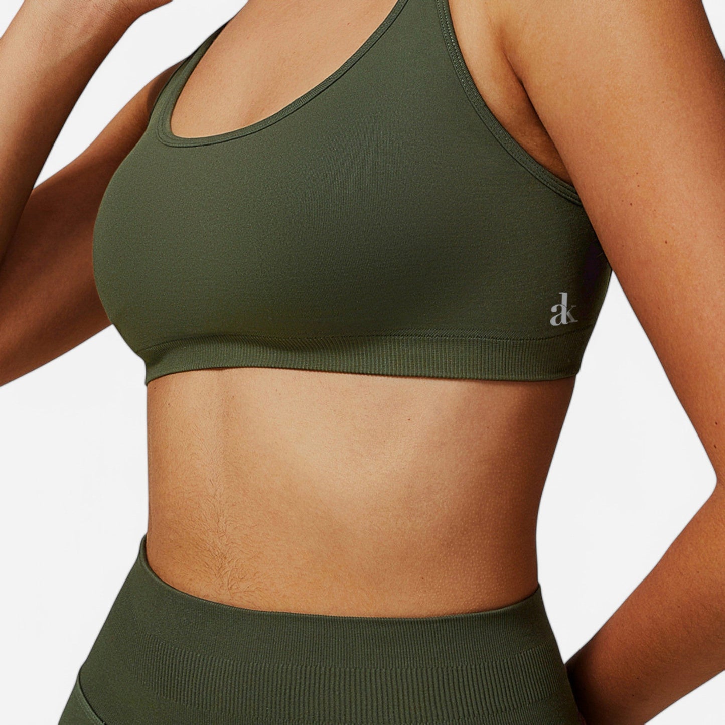 Active Women's Seamless Sports Bra with Scoop Neck and Thin Fixed Straps