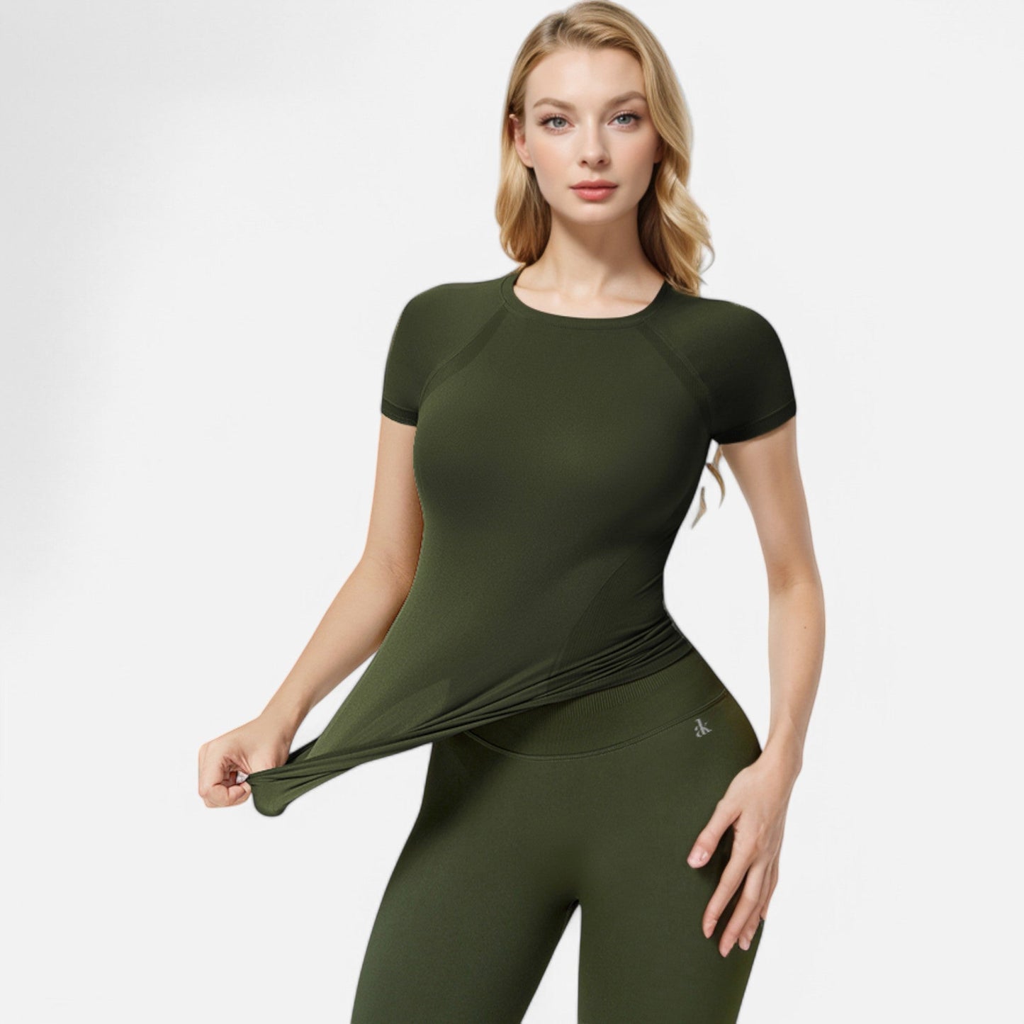 Active Women's Short Sleeve Seamless Fitted Tee with Crew Neck and Stretch Fabric