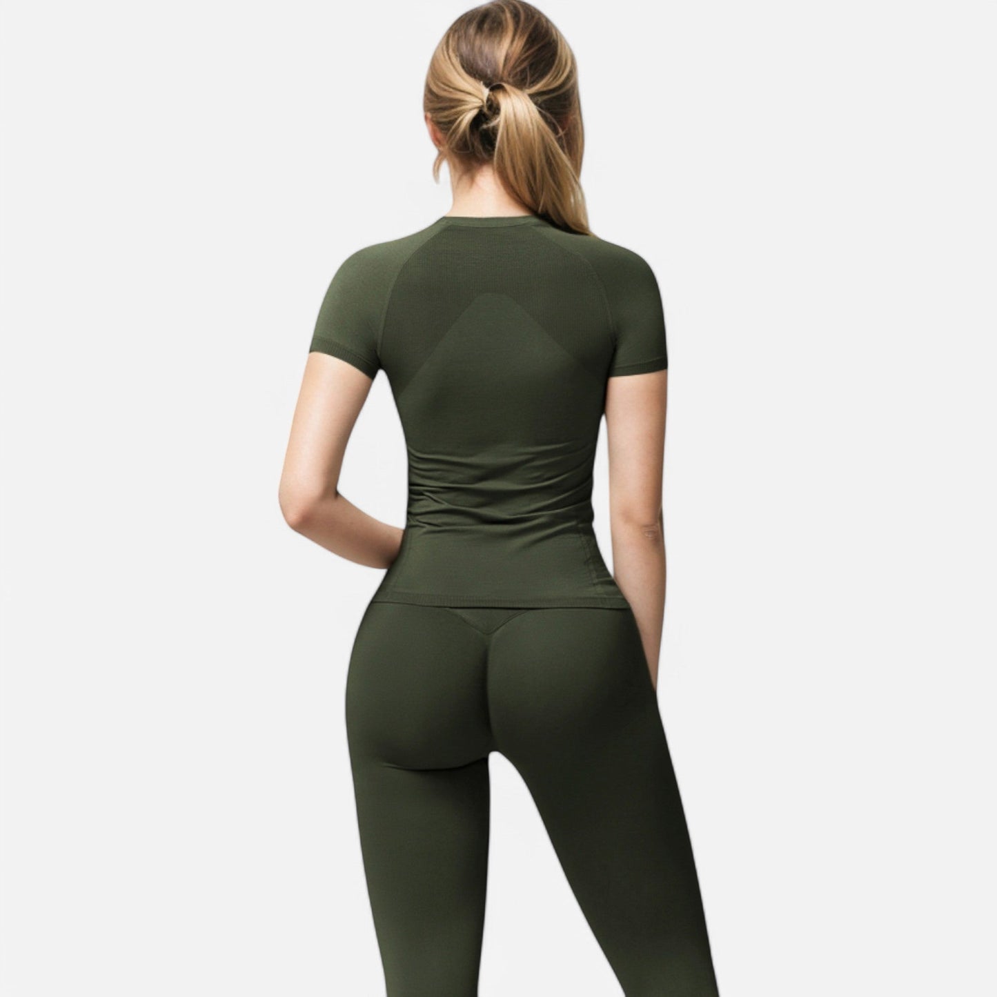 Active Women's Short Sleeve Seamless Fitted Tee with Crew Neck and Stretch Fabric