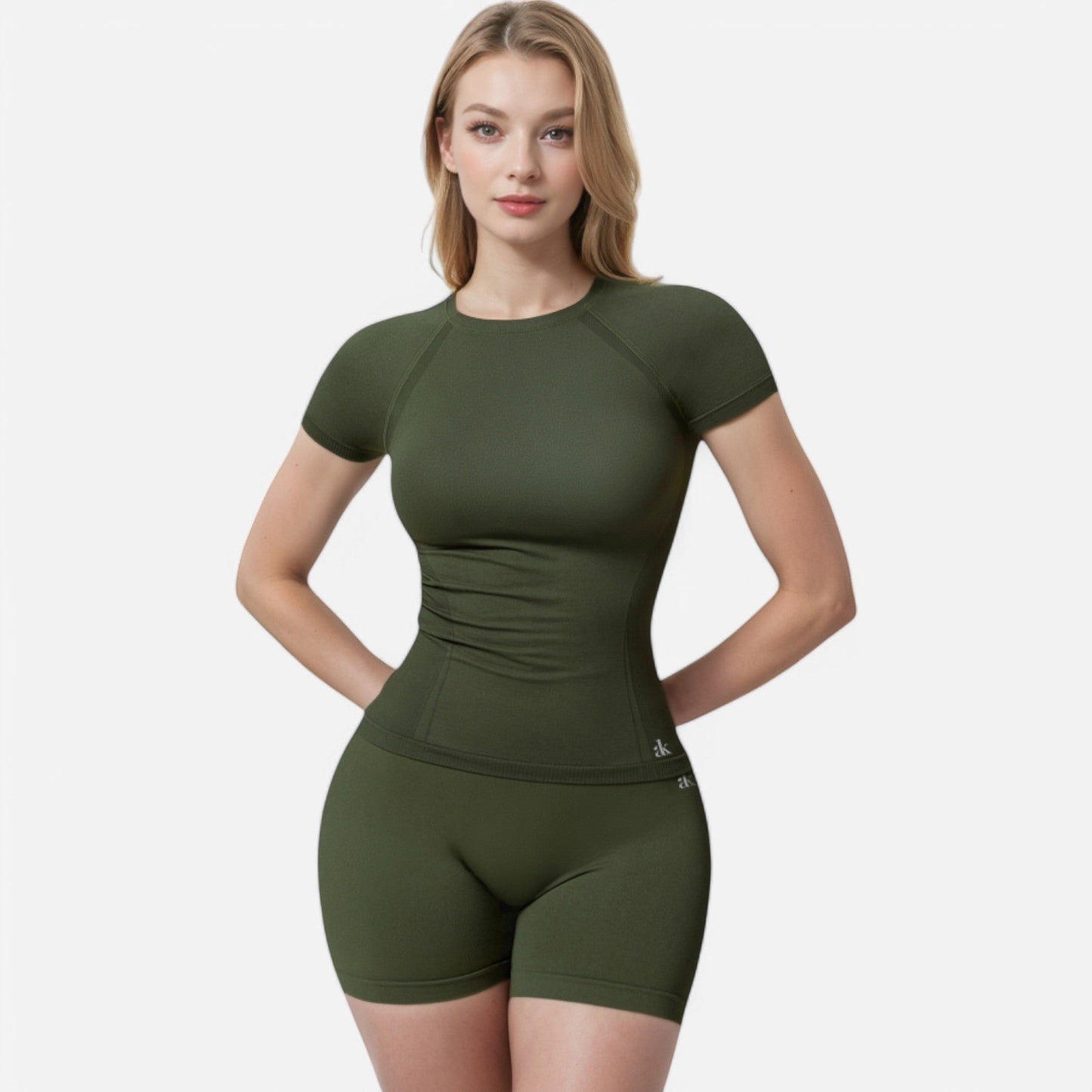 Active Women's Short Sleeve Seamless Fitted Tee with Crew Neck and Stretch Fabric