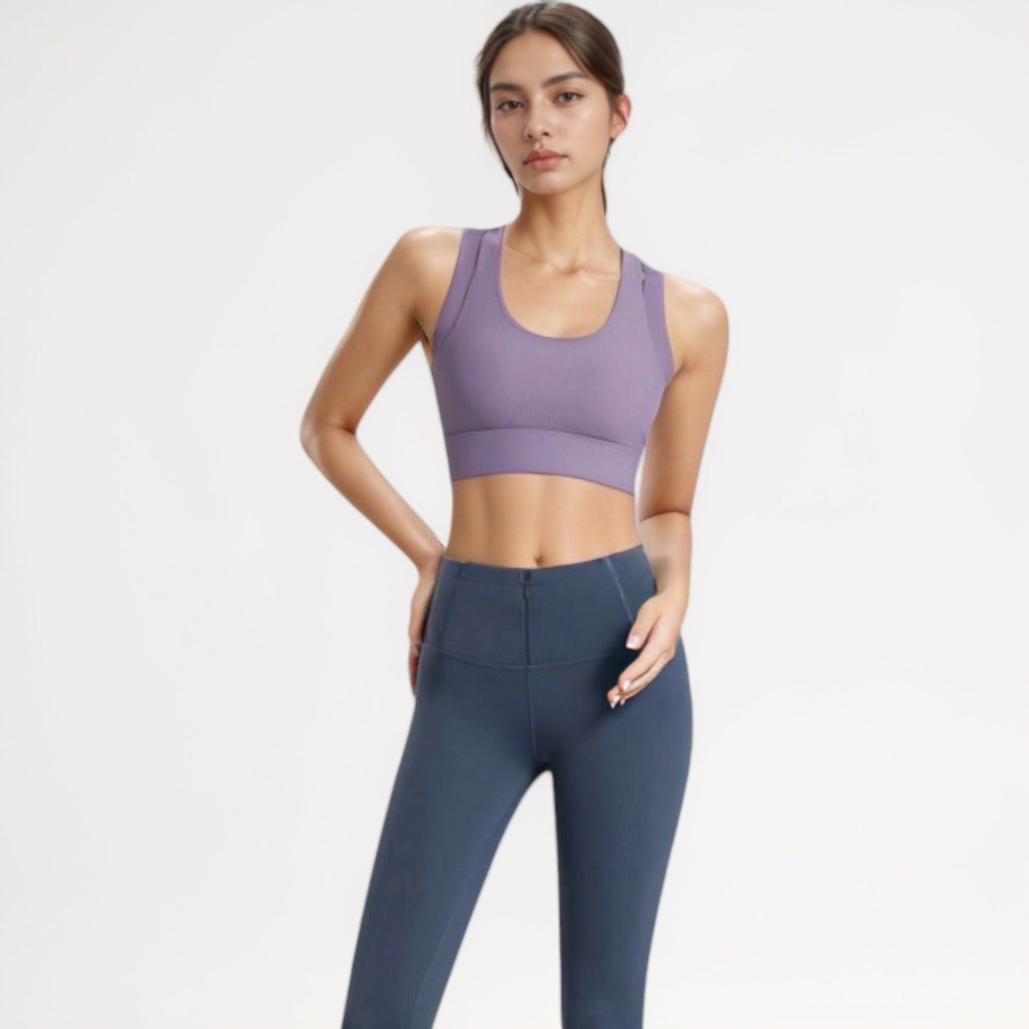 Scoop Neck Sports Bra with Wide Shoulder Straps and Seamless Fitted Design