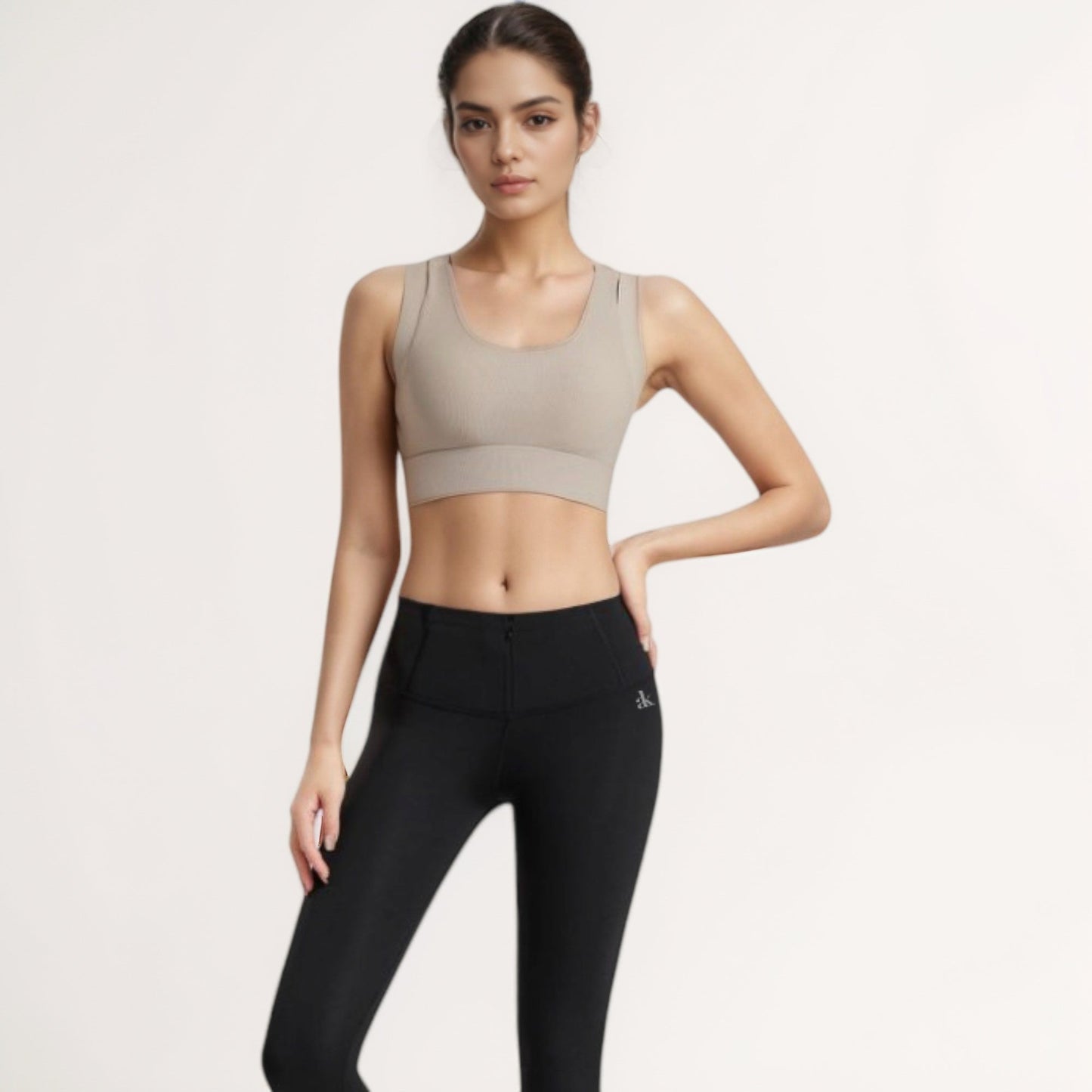 Scoop Neck Sports Bra with Wide Shoulder Straps and Seamless Fitted Design