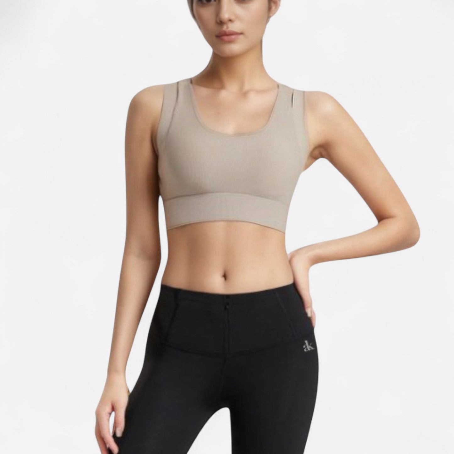 Scoop Neck Sports Bra with Wide Shoulder Straps and Seamless Fitted Design