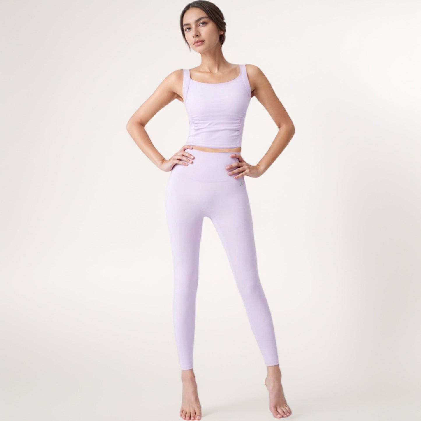 Square Neck Cropped Sports Tank Top with Wide Shoulder Straps and Smooth Seamless Finish