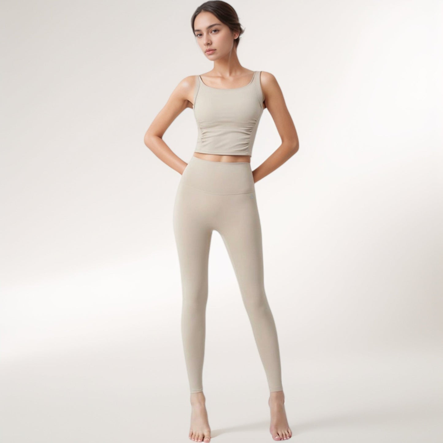 Square Neck Cropped Sports Tank Top with Wide Shoulder Straps and Smooth Seamless Finish