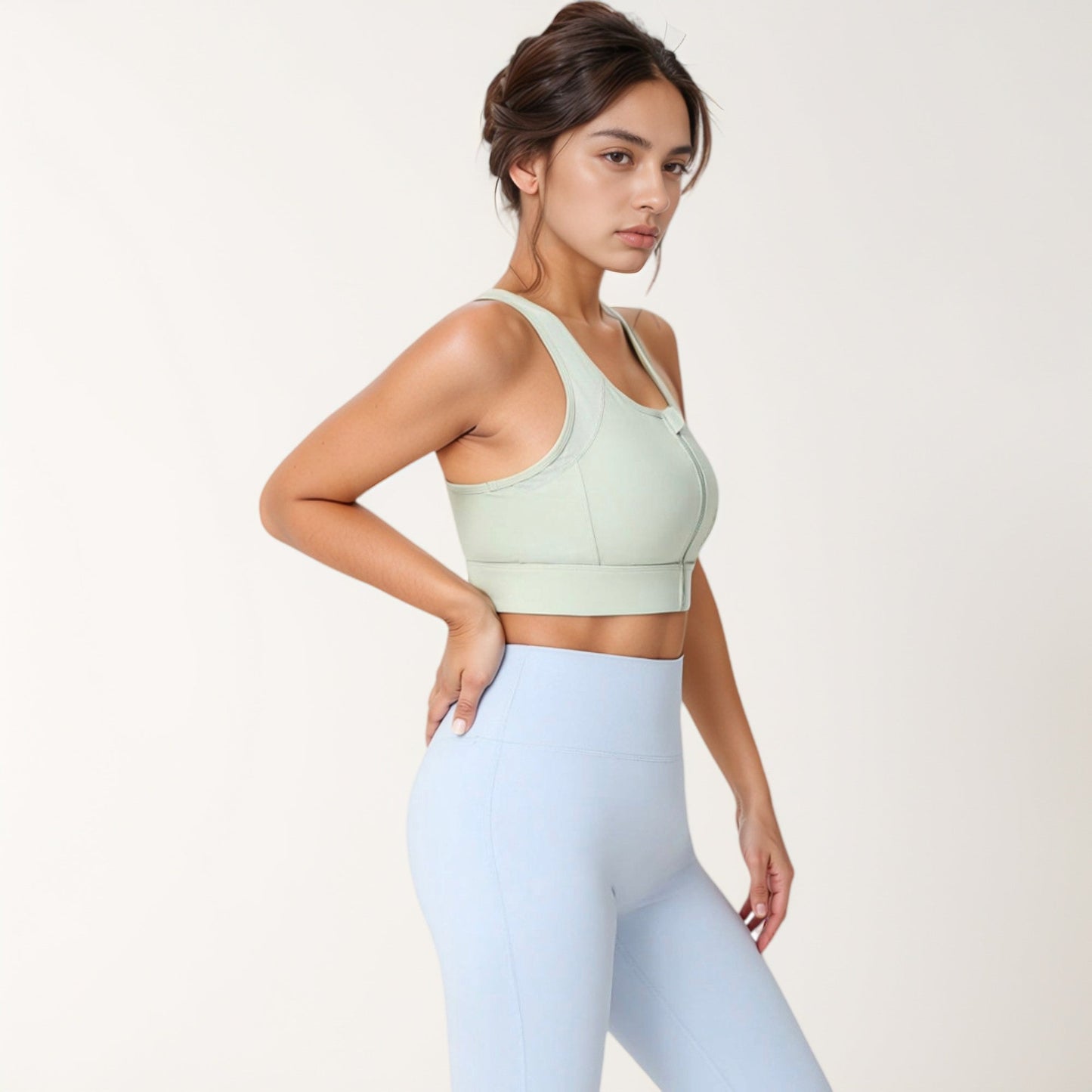 Front Zip Crop Sports Bra with Scoop Neckline and Wide Shoulder Straps for Medium Support