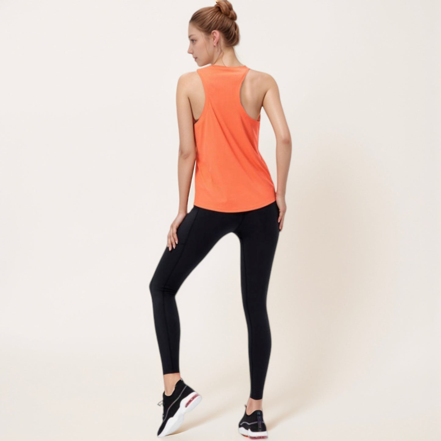 Women's Sleeveless Scoop Neck Workout Tank Top for Active and Casual Wear