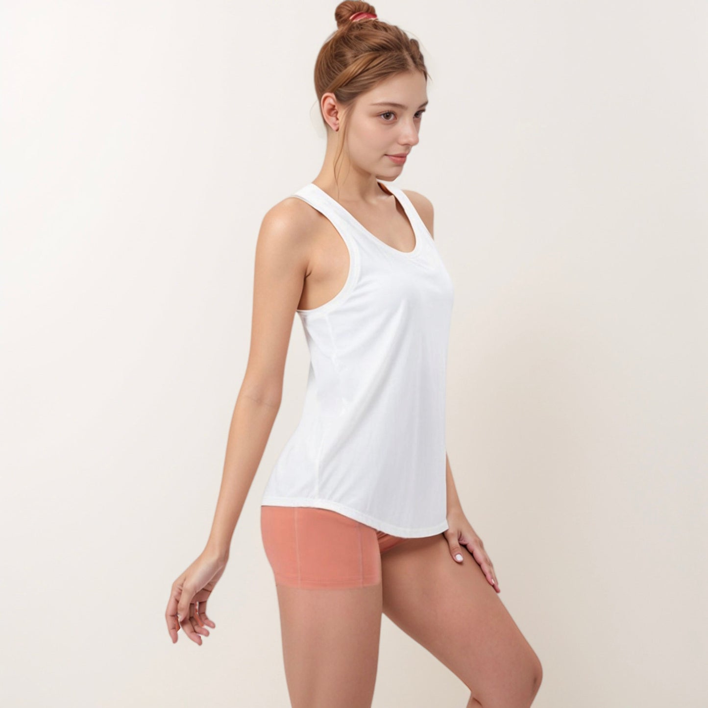 Women's Sleeveless Scoop Neck Workout Tank Top for Active and Casual Wear
