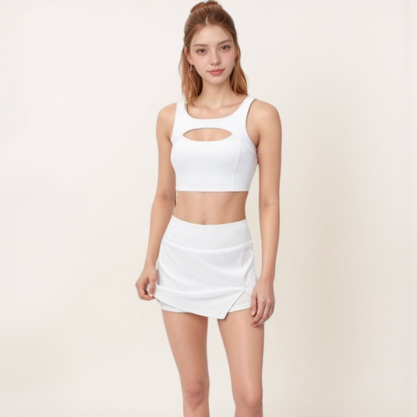 Women's Sports Bra with Scoop Neck and Front Cutout Design for Low to Medium Impact Workouts