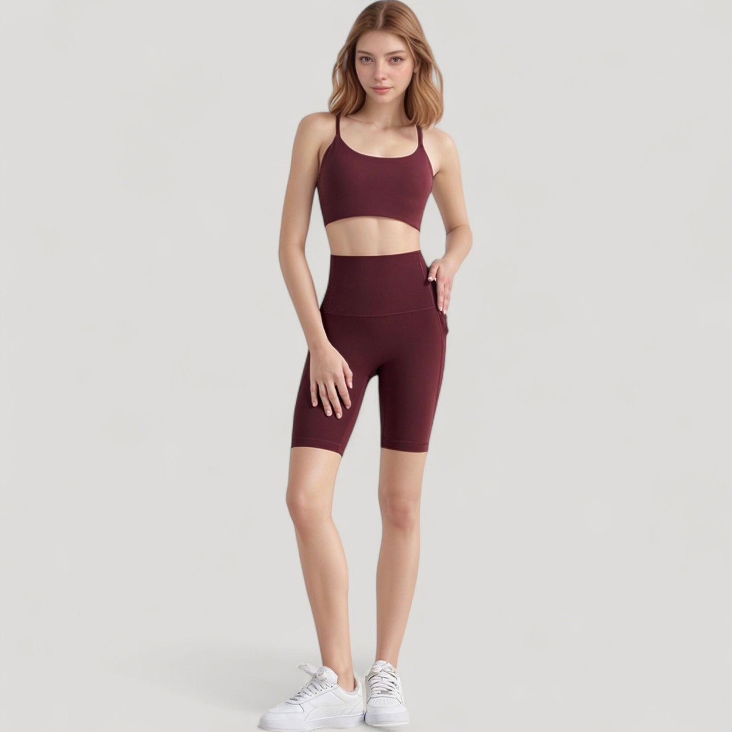 Seamless Scoop Neck Sports Bra with Thin Adjustable Straps and Soft Stretch Fabric