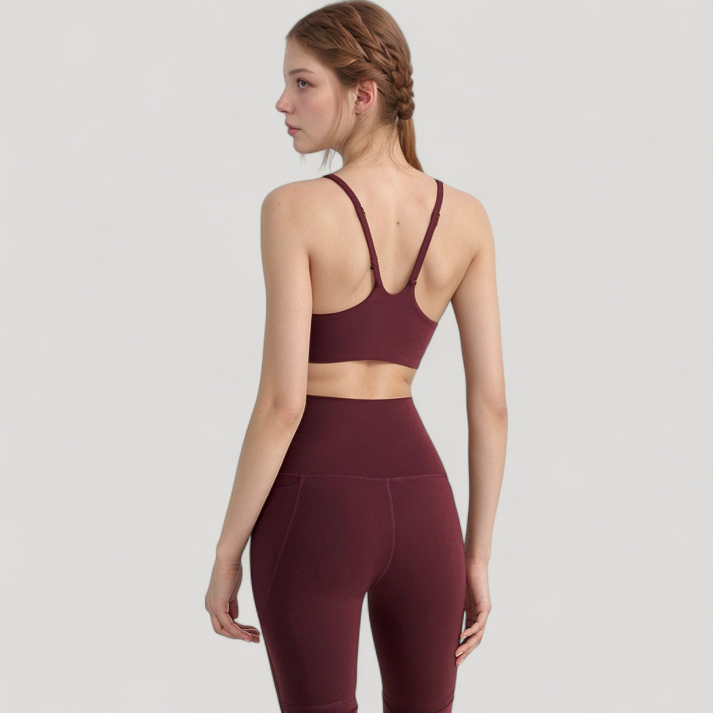 Seamless Scoop Neck Sports Bra with Thin Adjustable Straps and Soft Stretch Fabric
