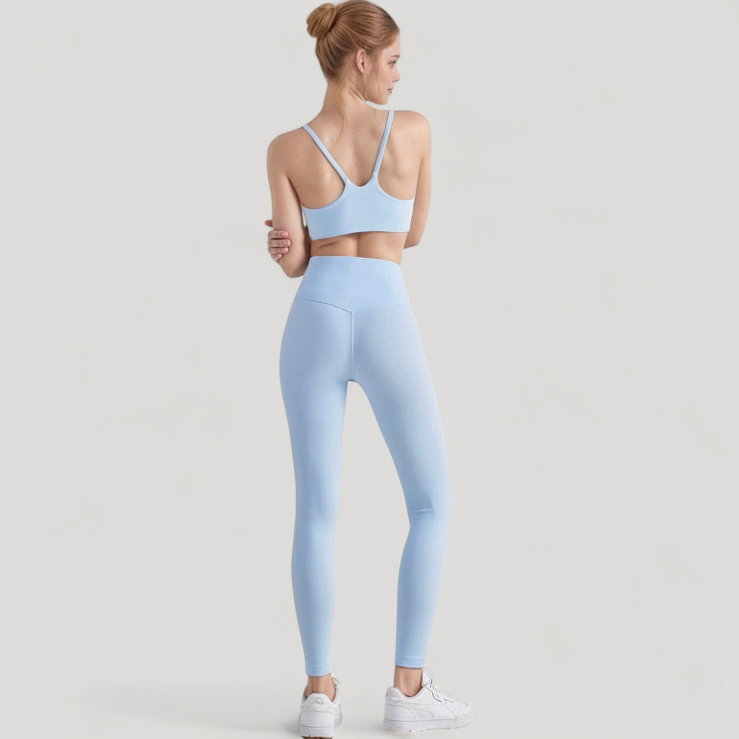 Seamless Scoop Neck Sports Bra with Thin Adjustable Straps and Soft Stretch Fabric