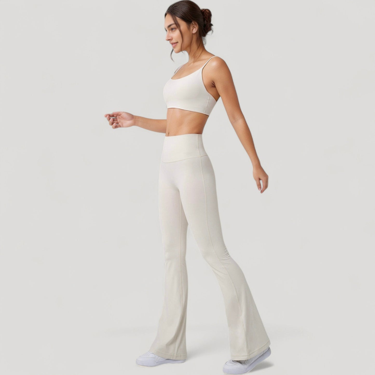 Seamless Scoop Neck Sports Bra with Thin Adjustable Straps and Soft Stretch Fabric