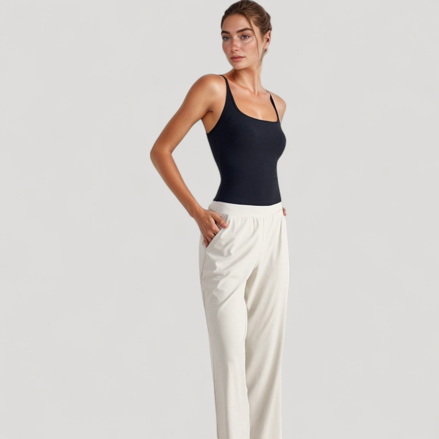 Fitted Square Neck Tank Top with Built-In Bra and Racerback Design for Active and Casual Comfort