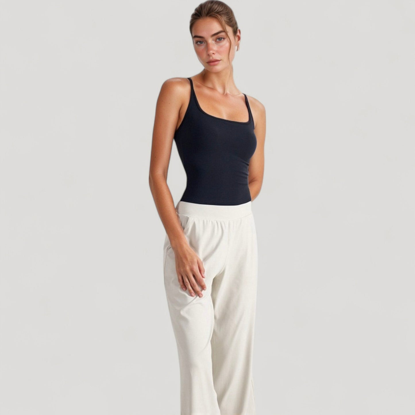 Fitted Square Neck Tank Top with Built-In Bra and Racerback Design for Active and Casual Comfort