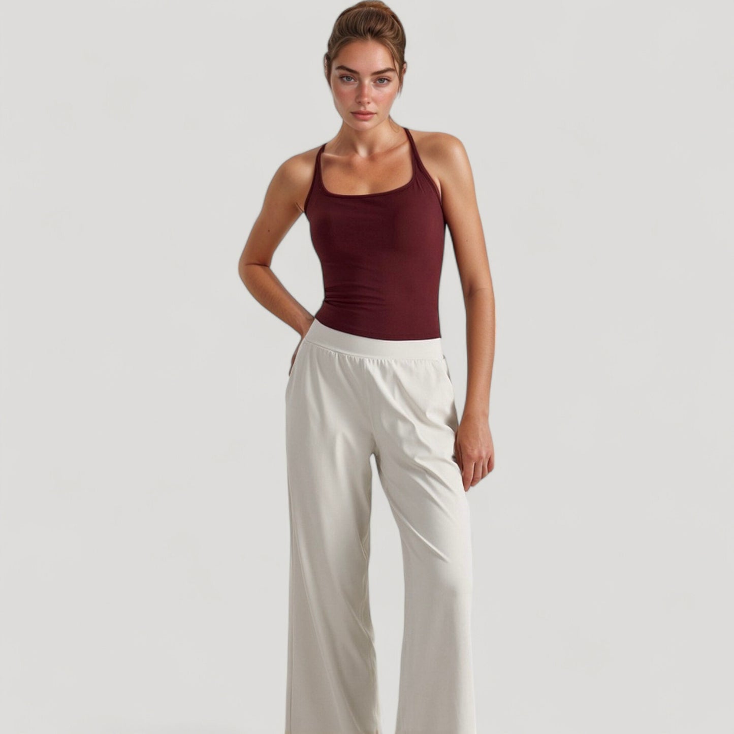 Fitted Square Neck Tank Top with Built-In Bra and Racerback Design for Active and Casual Comfort