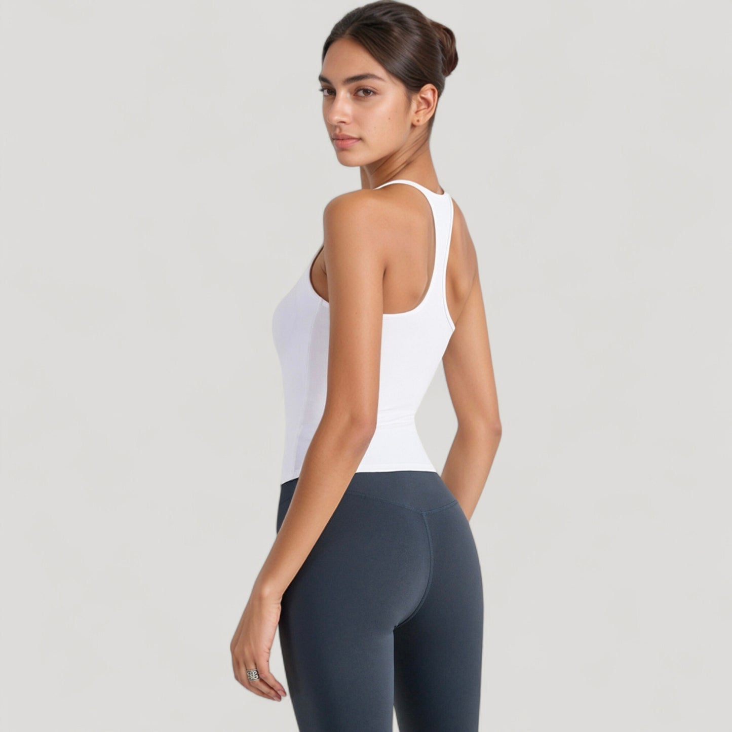 Fitted Square Neck Tank Top with Built-In Bra and Racerback Design for Active and Casual Comfort