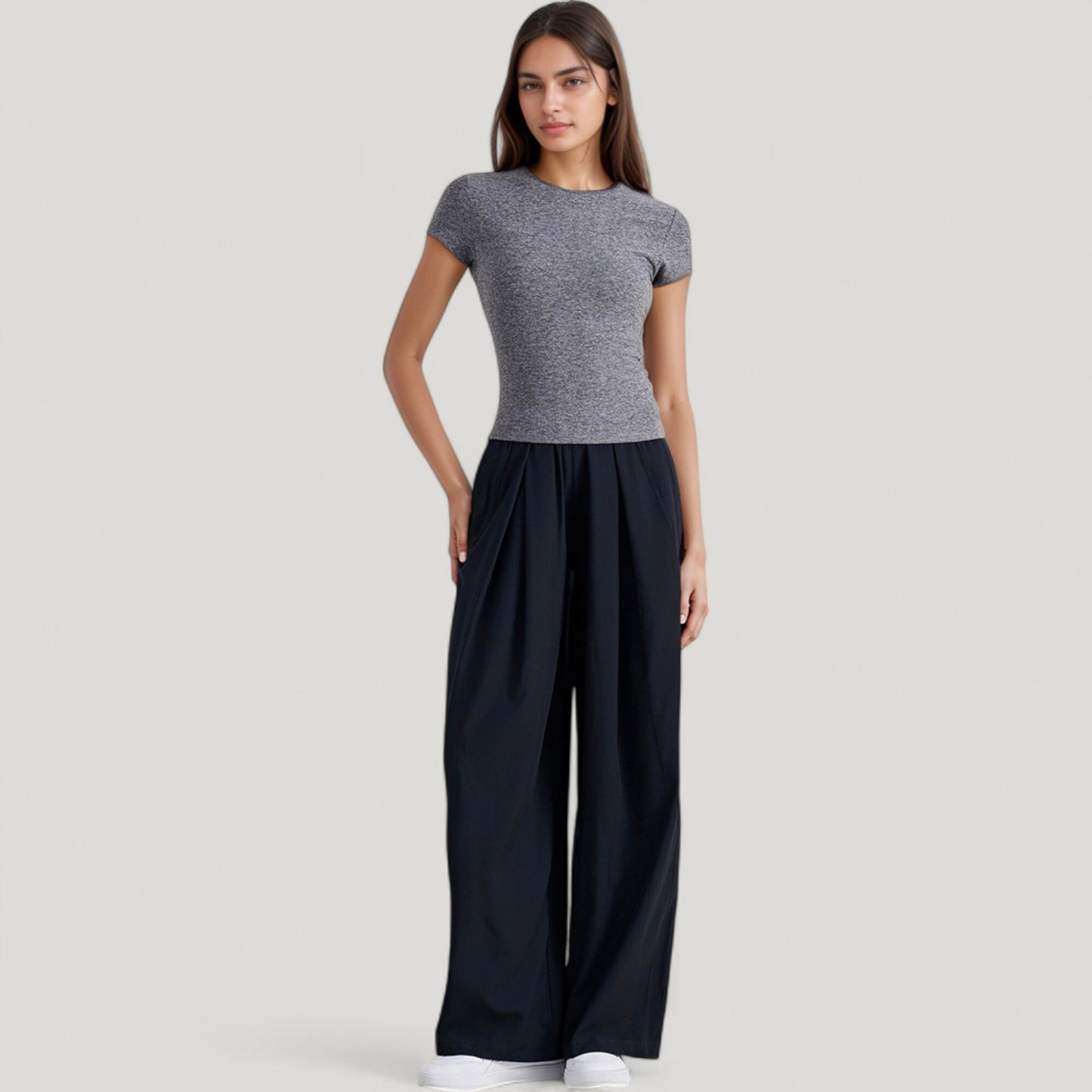 Short Sleeve Fitted Crew Neck Top with Stretch Fabric for a Sleek and Comfortable Everyday Look