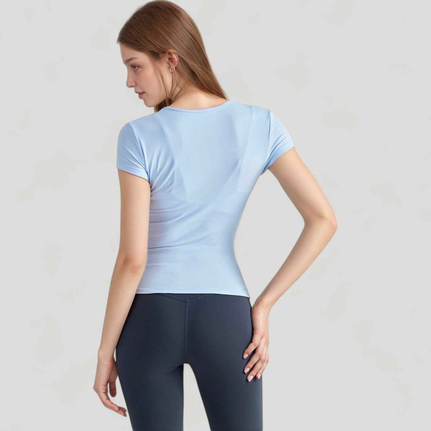 Short Sleeve Fitted Crew Neck Top with Stretch Fabric for a Sleek and Comfortable Everyday Look