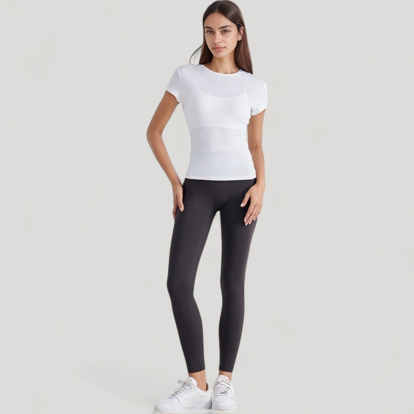 Short Sleeve Fitted Crew Neck Top with Stretch Fabric for a Sleek and Comfortable Everyday Look