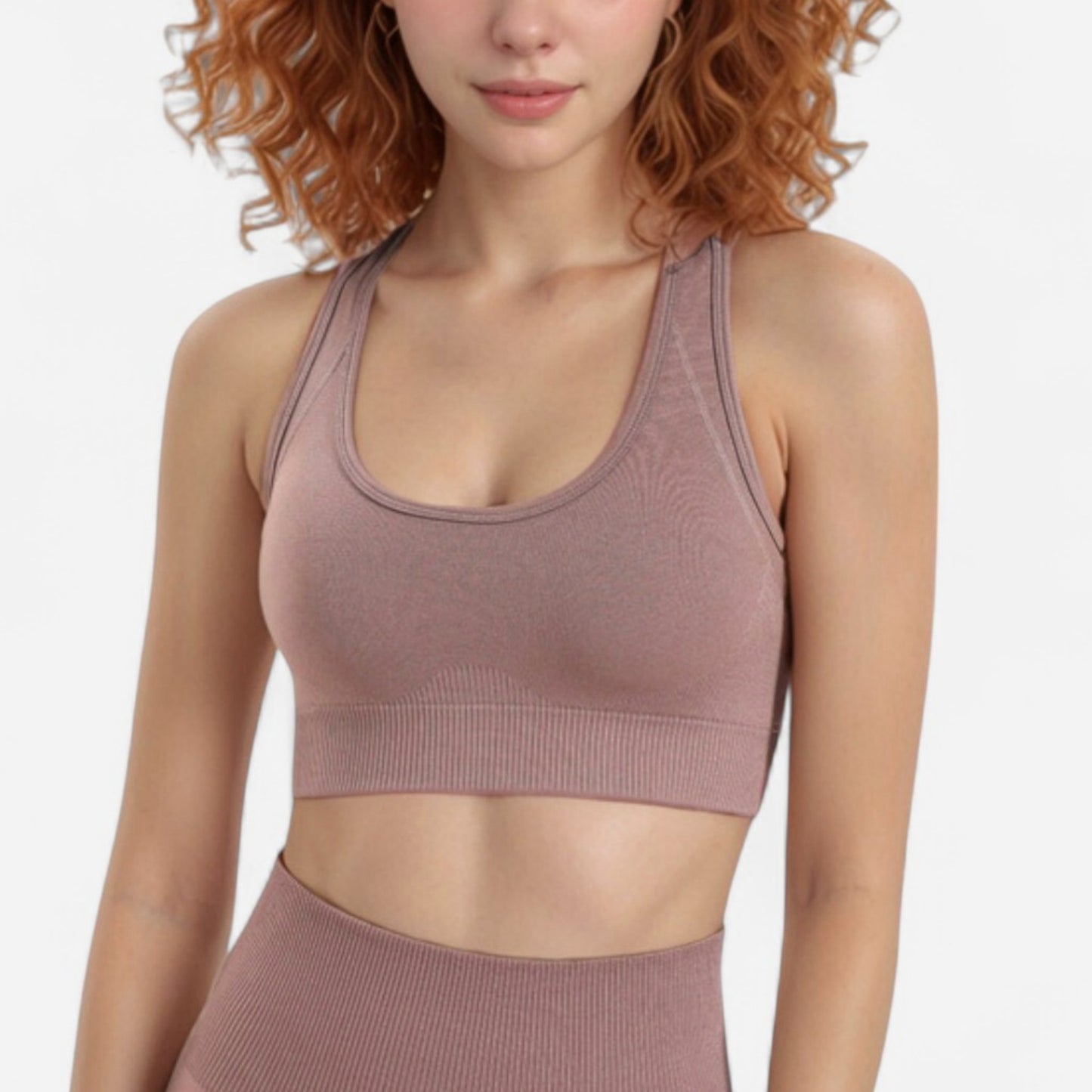 Seamless Racerback Sports Bra with Ribbed Hem and Scoop Neckline for Medium Support