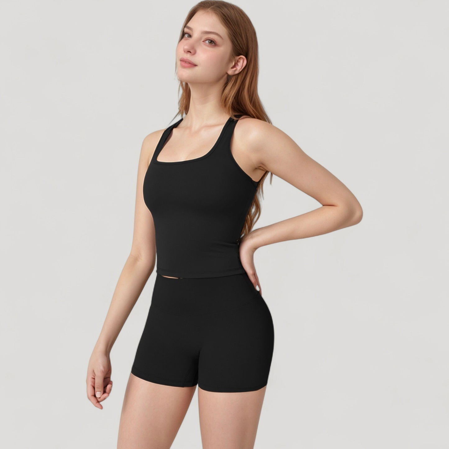 Square Neck Active Tank Top with Built-In Bra and Racerback Design for Comfort and Movement