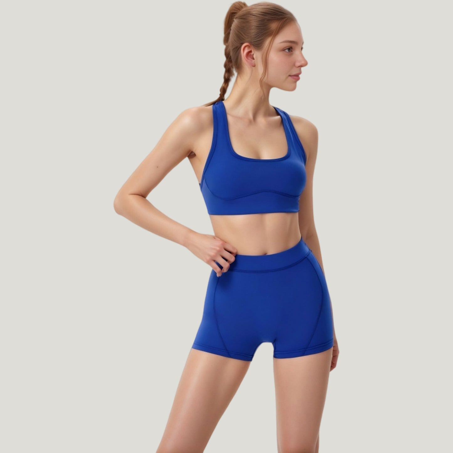 Scoop Neck Racerback Sports Bra with Wide Straps and Seamless Underbust Design