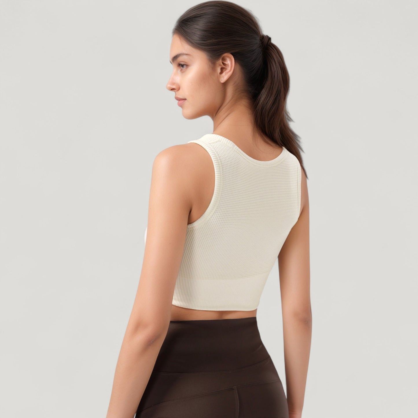 Ribbed Seamless Sports Bra with Scoop Neck and Wide Straps