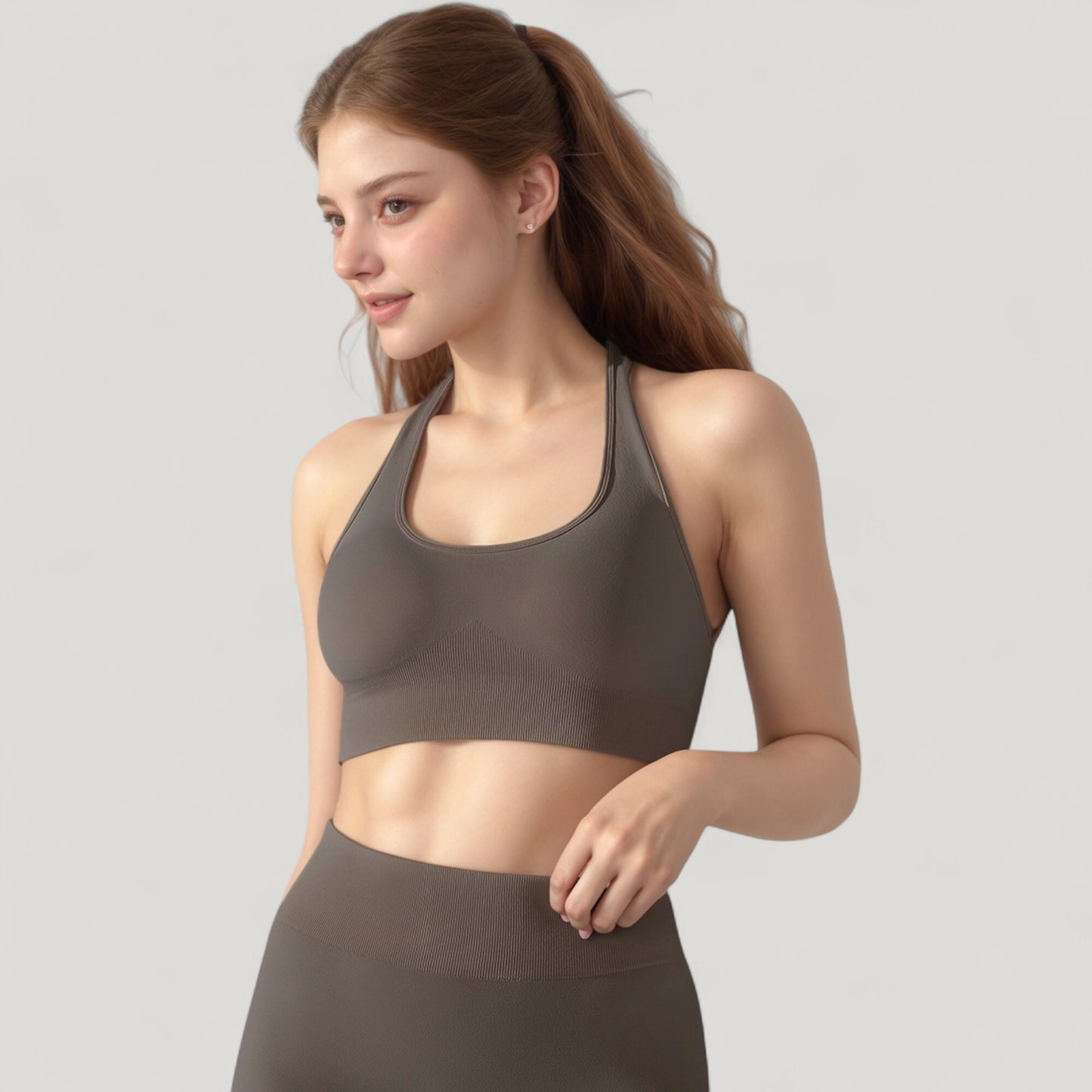 Seamless Halter Neck Athletic Crop Top with Ribbed Detailing