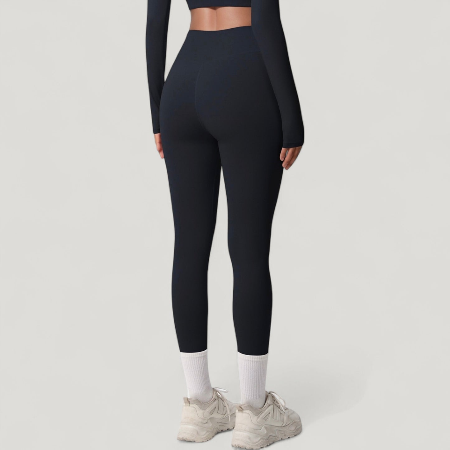 High Waist Leggings with Side Pockets and Seamless Stretch Fabric for Active and Everyday Wear