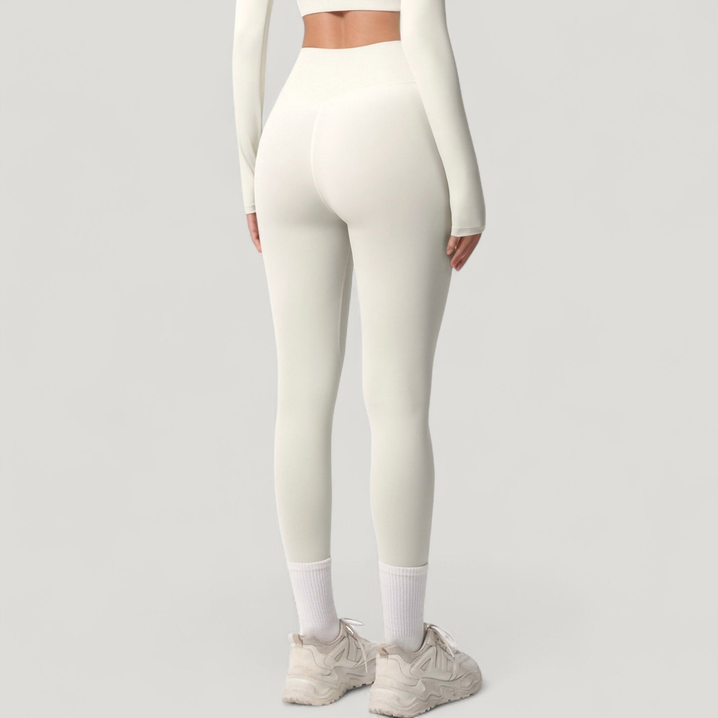High Waist Leggings with Side Pockets and Seamless Stretch Fabric for Active and Everyday Wear