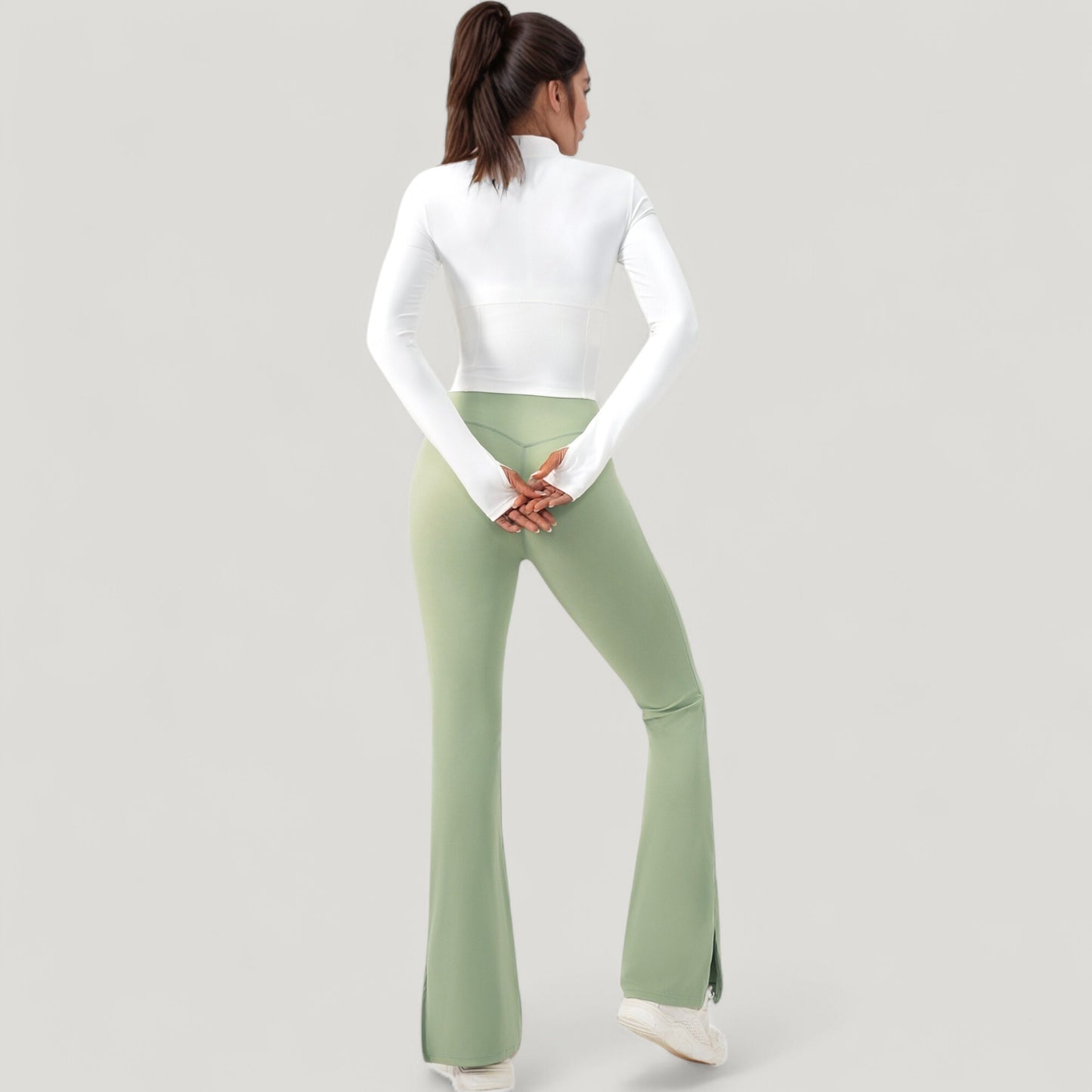 Long Sleeve Zip-Up Cropped Active Jacket with Thumbhole Cuffs and Slim Fit Design