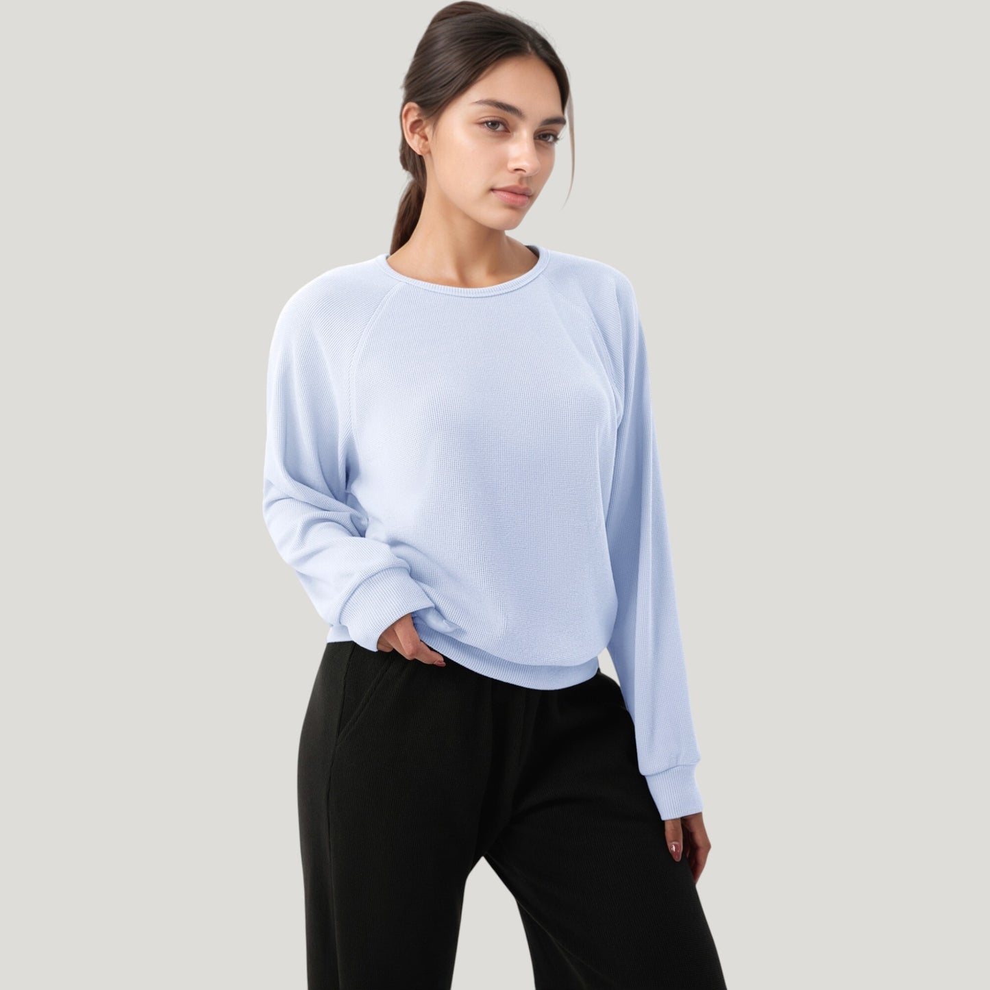 Long Sleeve Crew Neck Pullover Top with Relaxed Fit and Ribbed Cuffs