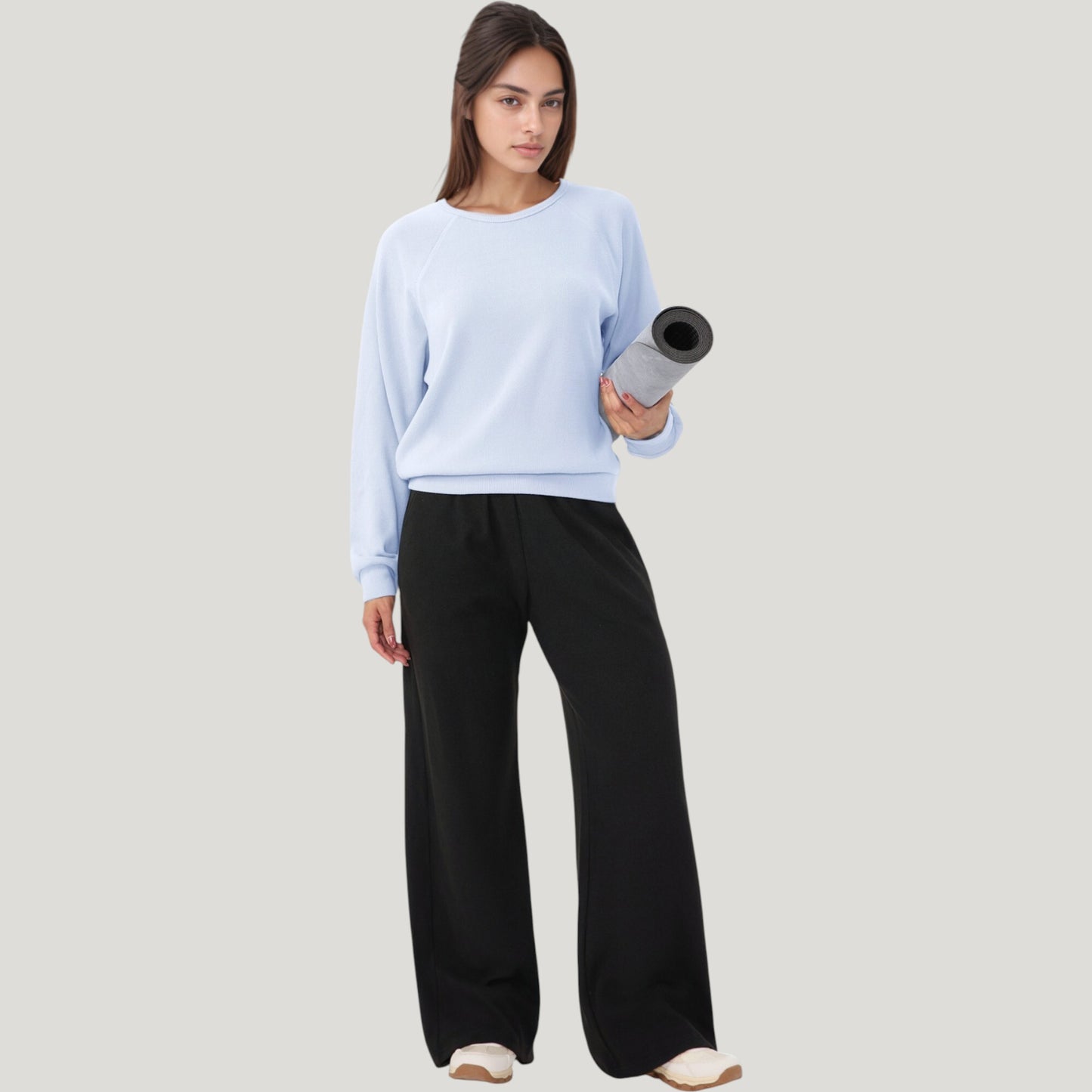 Long Sleeve Crew Neck Pullover Top with Relaxed Fit and Ribbed Cuffs