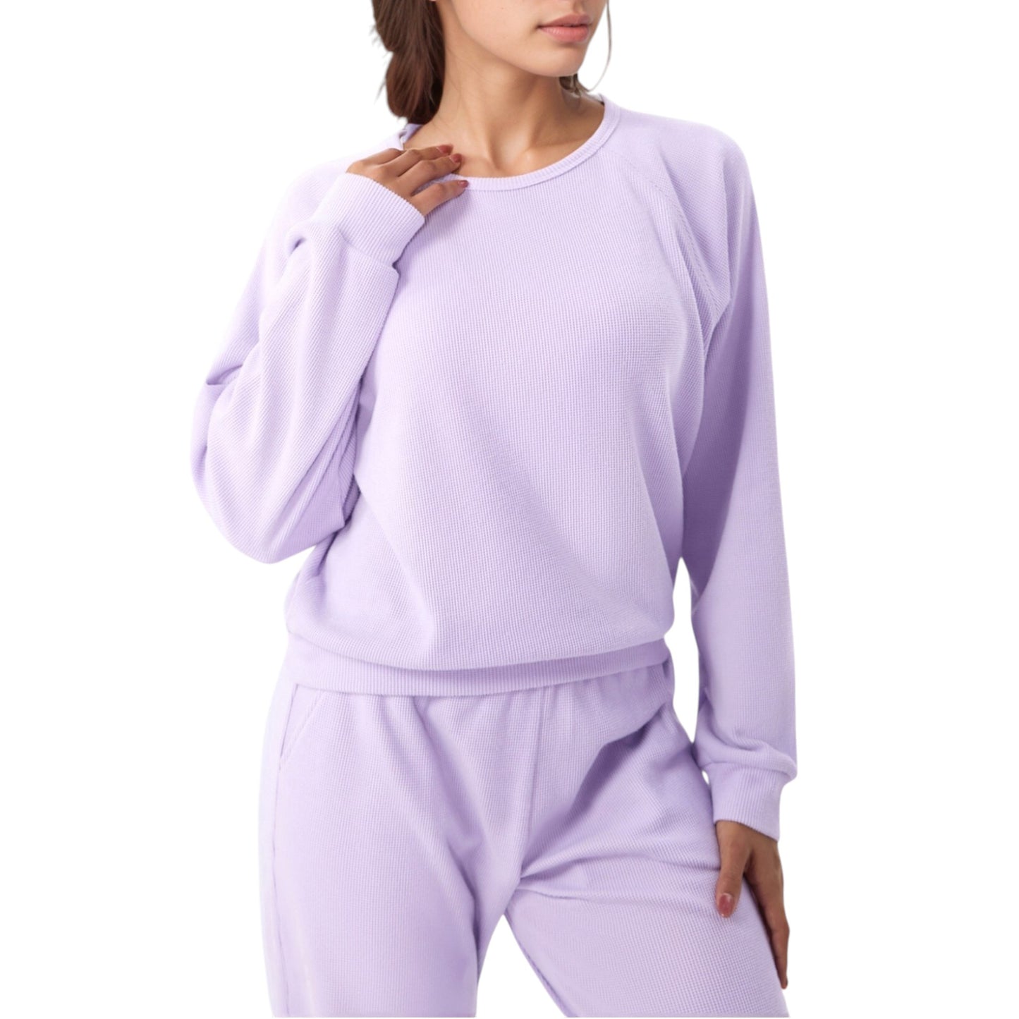 Long Sleeve Crew Neck Pullover Top with Relaxed Fit and Ribbed Cuffs