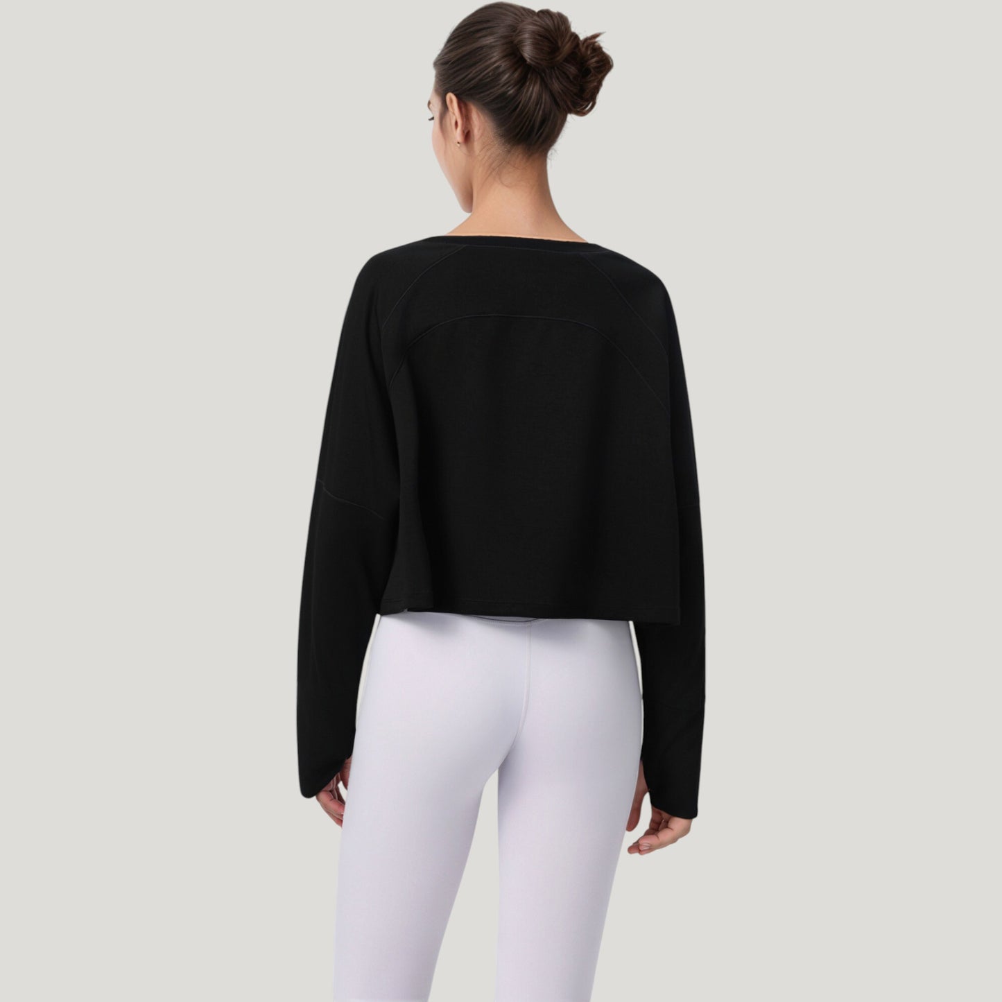 Cropped Long Sleeve Active Top with Relaxed Fit and Crew Neck