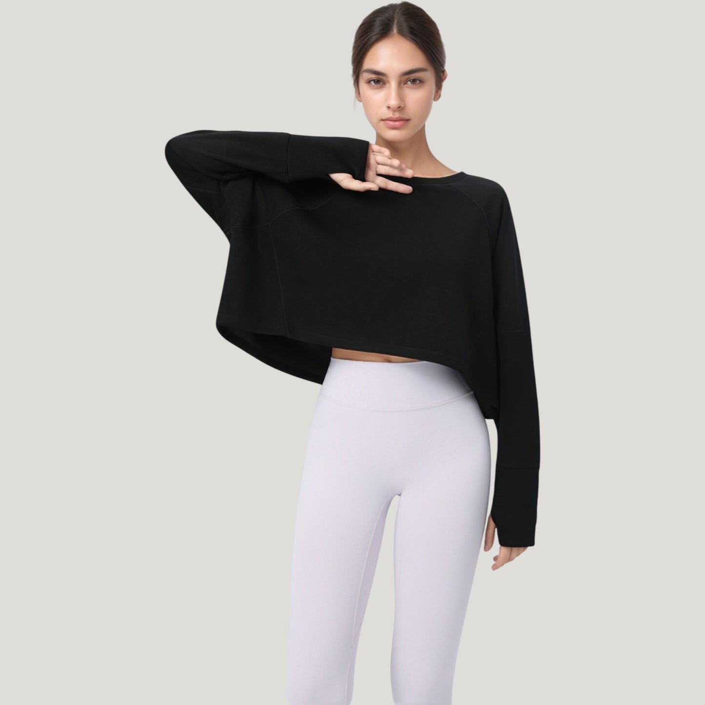 Cropped Long Sleeve Active Top with Relaxed Fit and Crew Neck