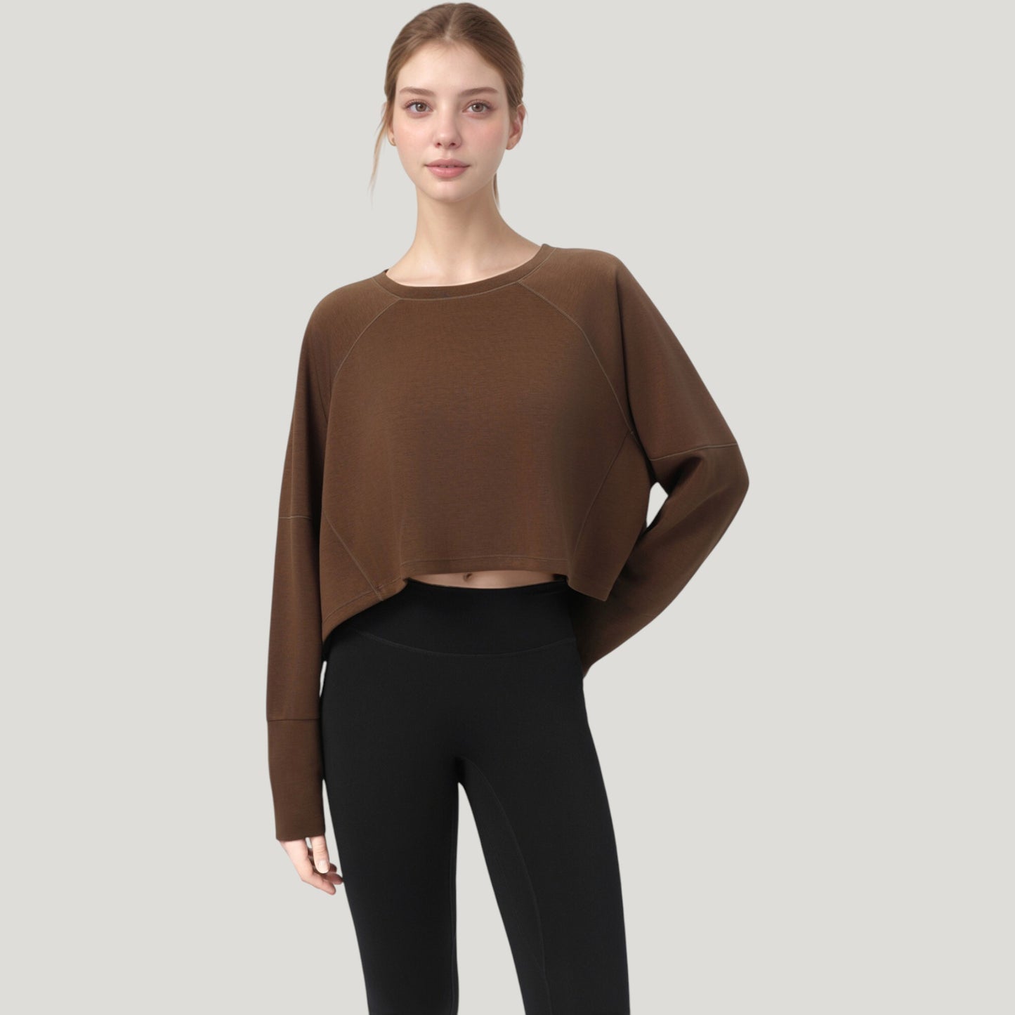 Cropped Long Sleeve Active Top with Relaxed Fit and Crew Neck