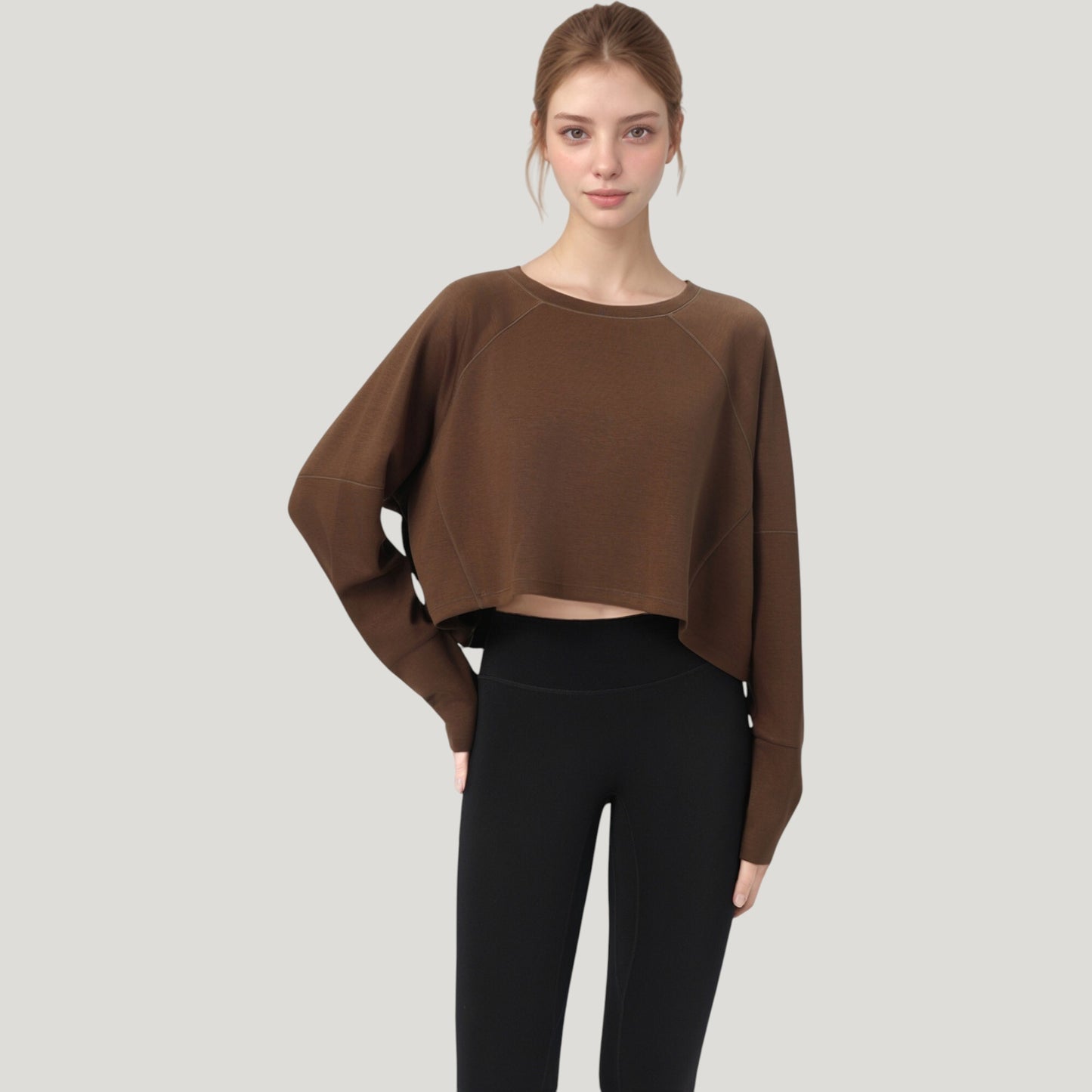 Cropped Long Sleeve Active Top with Relaxed Fit and Crew Neck