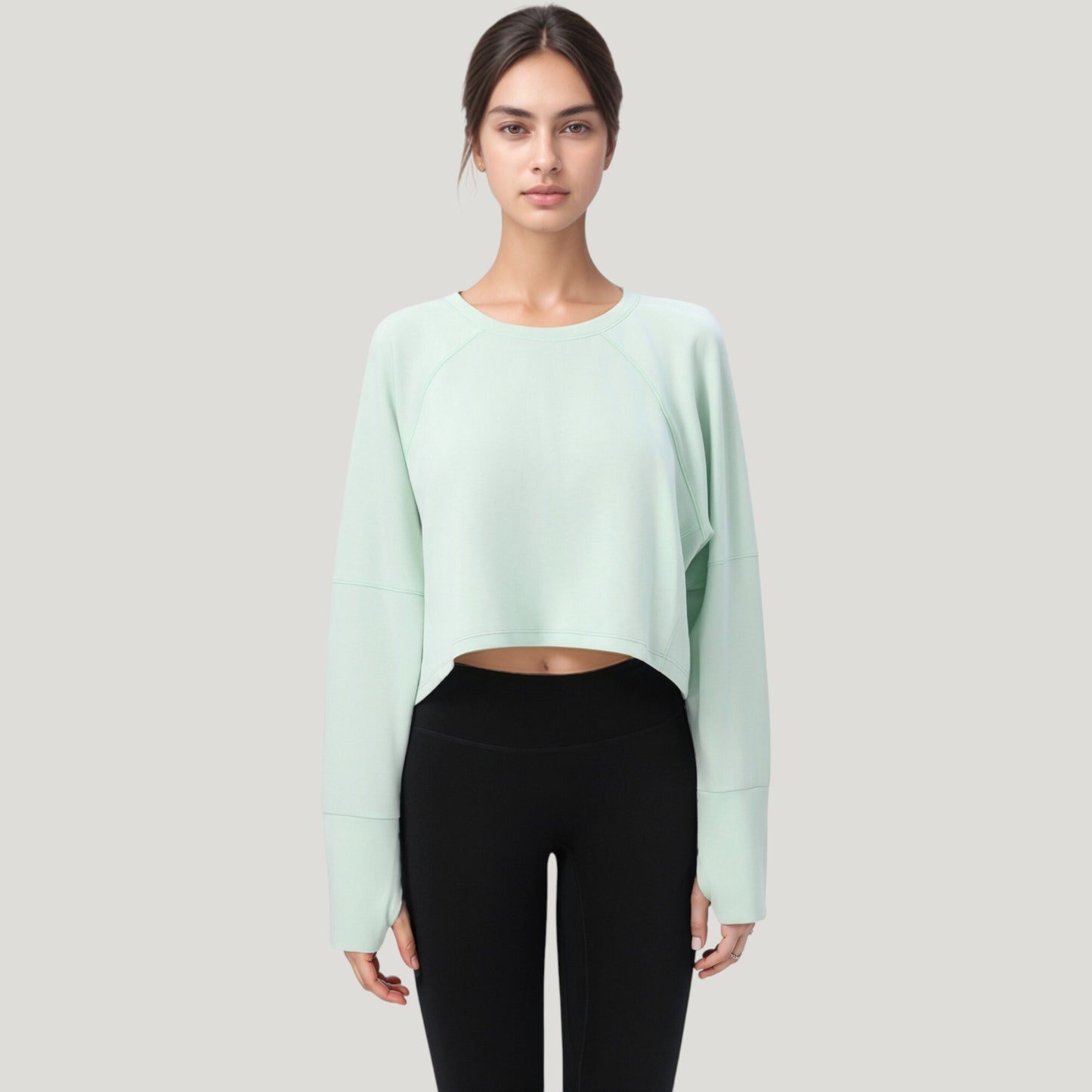 Cropped Long Sleeve Active Top with Relaxed Fit and Crew Neck