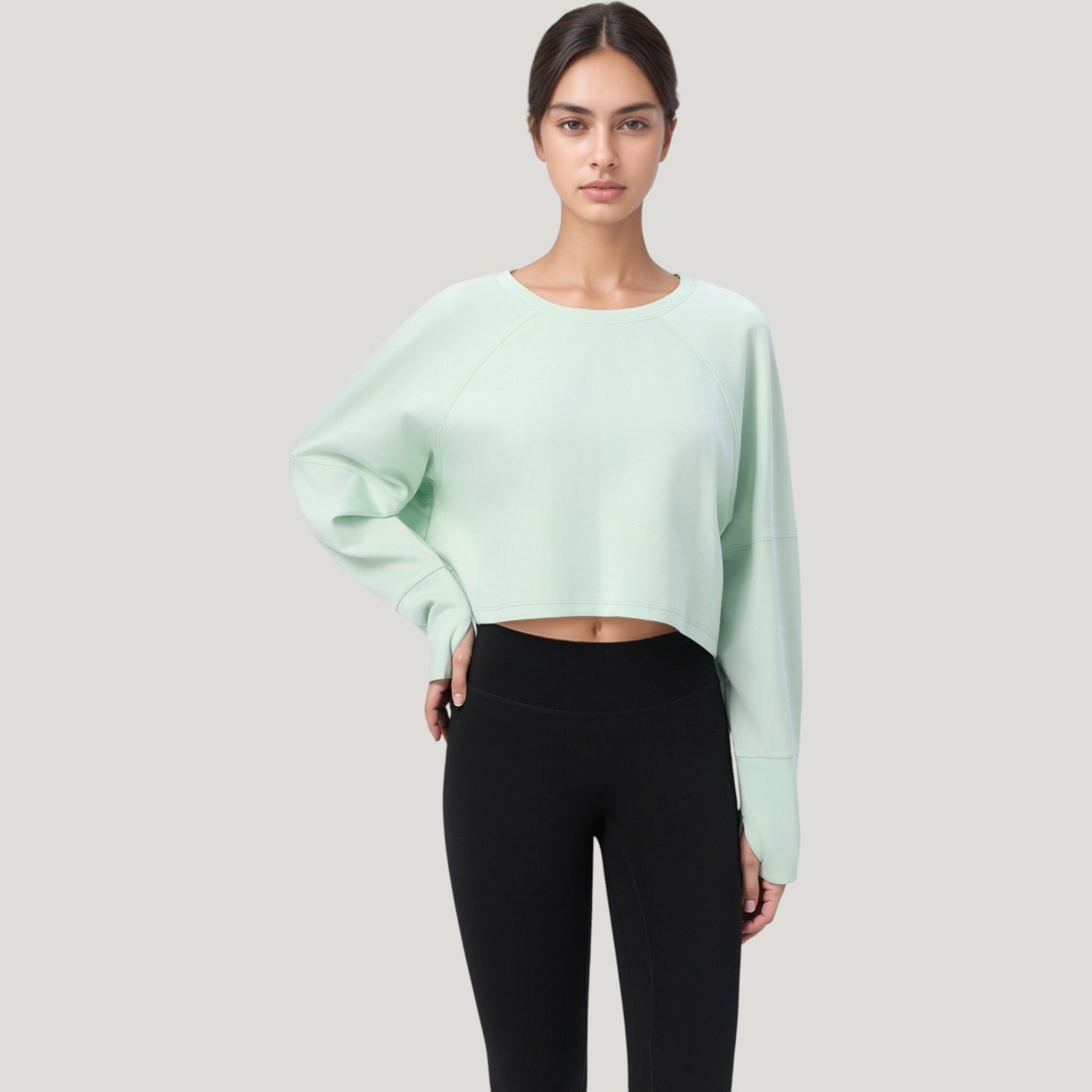 Cropped Long Sleeve Active Top with Relaxed Fit and Crew Neck