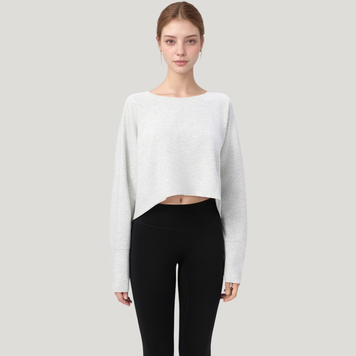 Cropped Long Sleeve Active Top with Relaxed Fit and Crew Neck