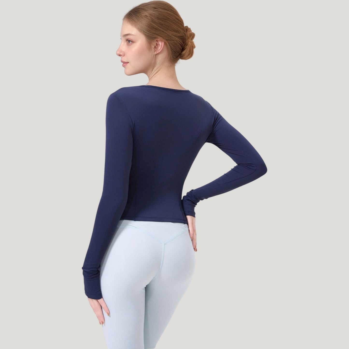 Long Sleeve Fitted Activewear Top with Crew Neck and Thumbhole Cuffs