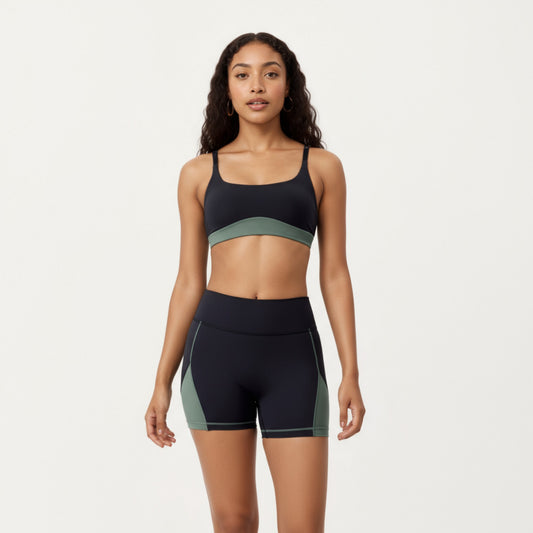 Scoop Neck Colorblock Sports Bra with Adjustable Straps and Stretch Fit Fabric