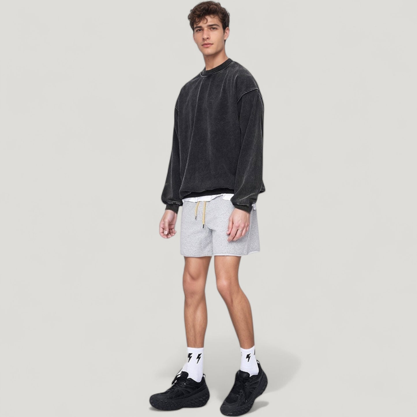 Men's Oversized Crew Neck Long Sleeve Sweatshirt with Relaxed Fit and Minimalist Style