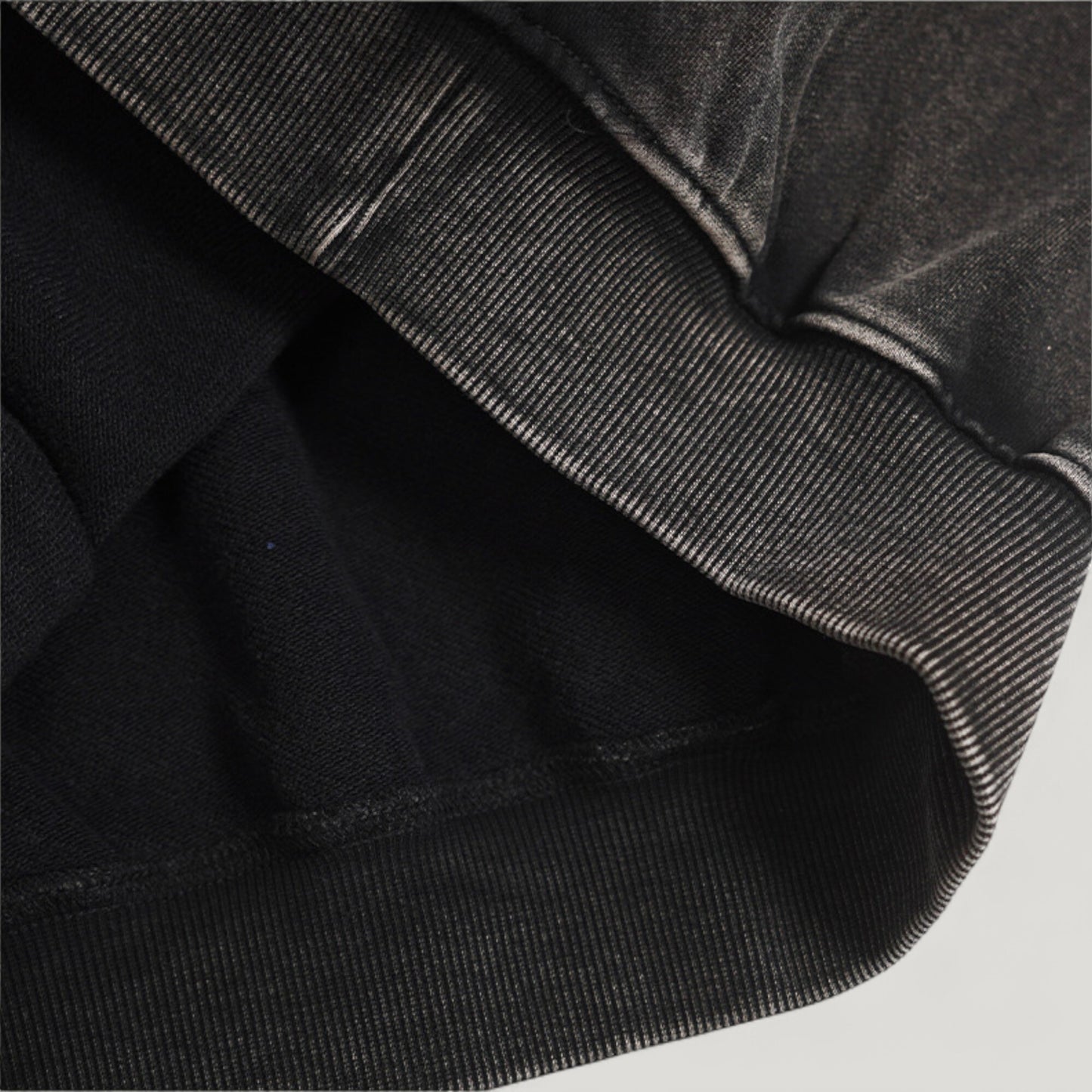 Men's Oversized Crew Neck Long Sleeve Sweatshirt with Relaxed Fit and Minimalist Style